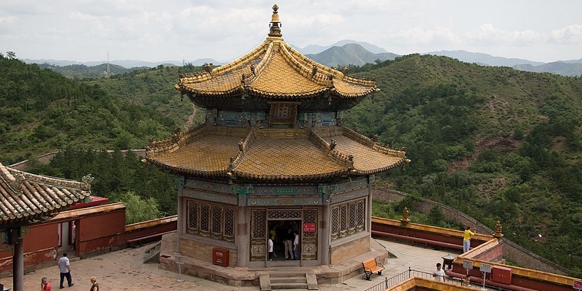 Chengde Temple’s historic beauty stands out among places to visit near Beijing.
