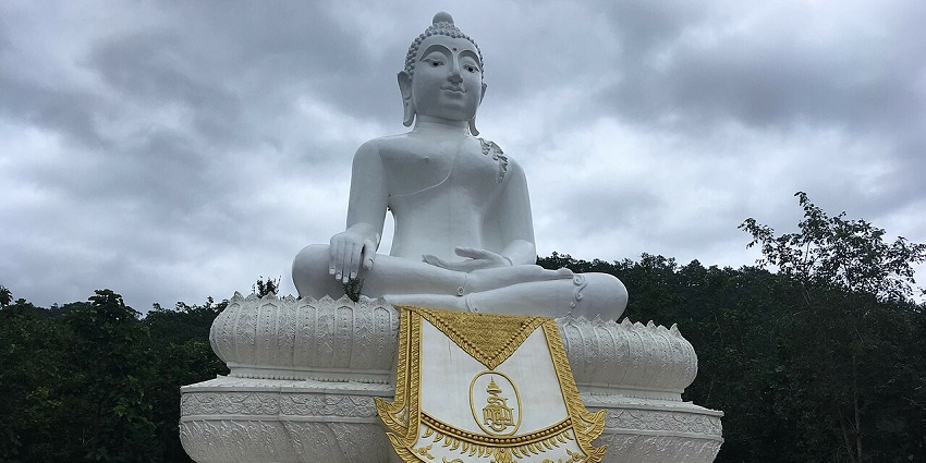Visiting the serene Wat Phra That Mae Yen with its grand Buddha is a peaceful things to do in Pai.
