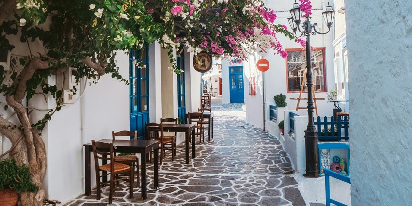 Discover peace and calm in Ano Mera, one of the things to do in Mykonos in June.
