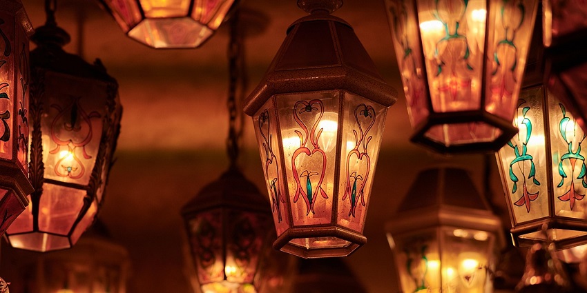 Admiring vibrant lanterns is one of the things to do in Pampanga at night.