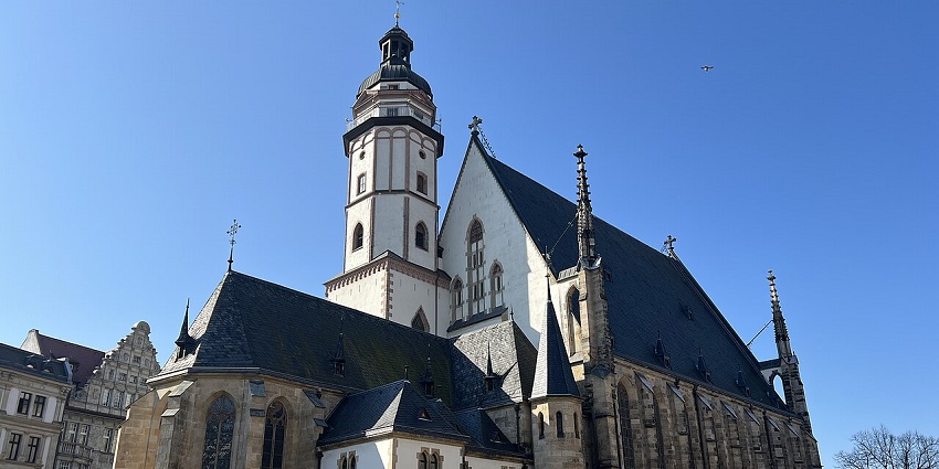Discovering historic St. Thomas Church is one of the most iconic things to do in Leipzig.
