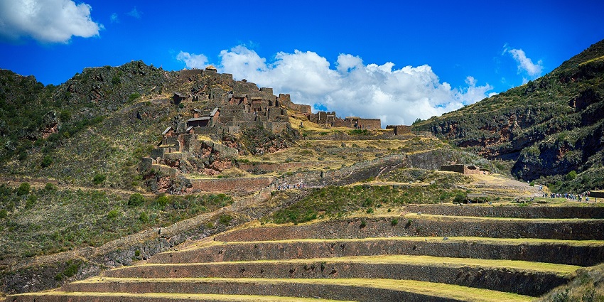 Hiking scenic mountain trails is one of the most rewarding things to do in Pisac Peru.
