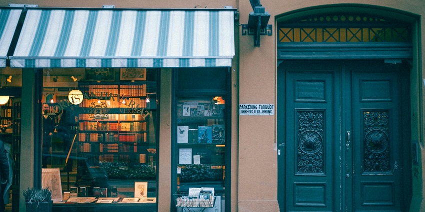 Exploring local bookstores is one of the most charming things to do in Hollywood Hills.