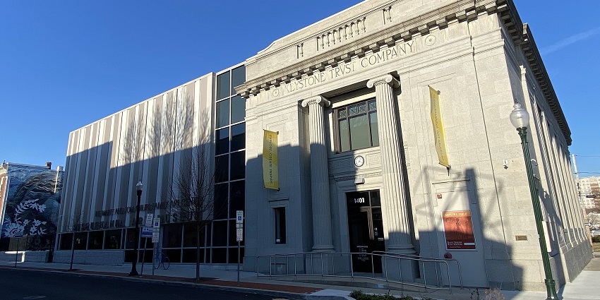Explore the Susquehanna Art Museum, one of the iconic things to do in Harrisburg PA in December.