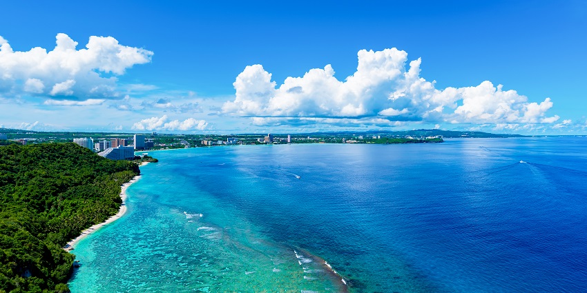 Breathtaking Two Lovers Point, one of the popular places to visit near Hawaii with scenic views.