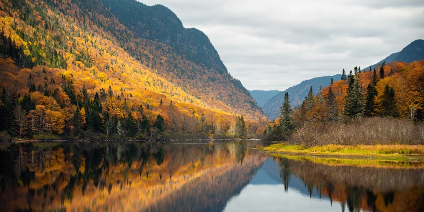 Jacques-Cartier National Park in autumn, one of the beautiful places to visit near Quebec City.