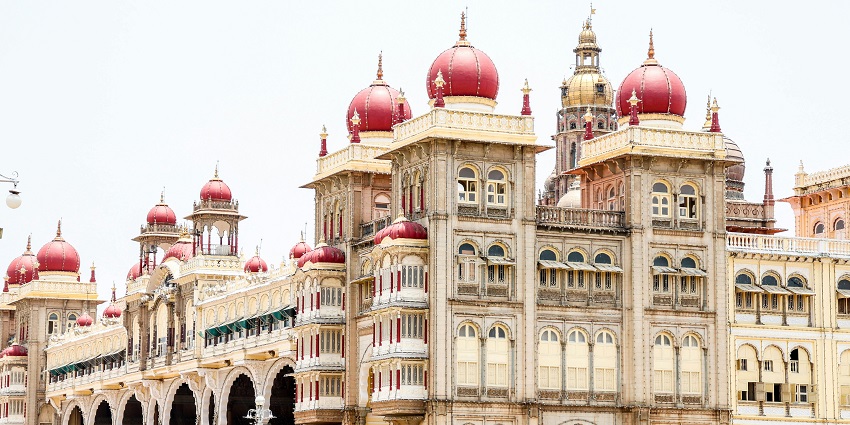Jaivilas Palace in Jawhar features traditional architecture and red domes.
