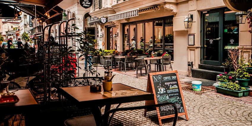 Jazz and wine at Café Stiel’s is a cosy choice for things to do in Haarlem at night.