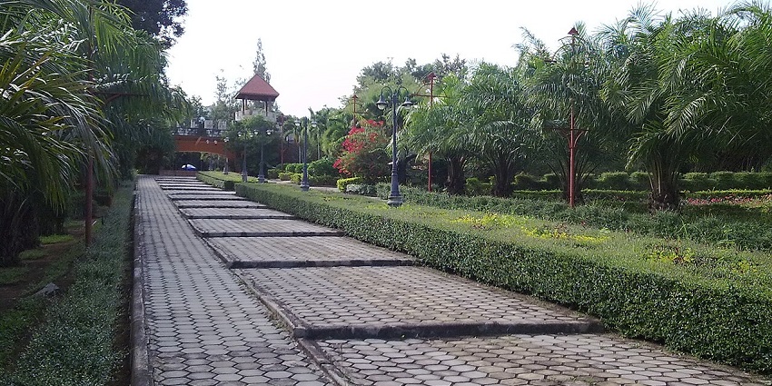 Scenic walkway in Kirirom National Park, a refreshing nature spot among places to visit near Phnom Penh.