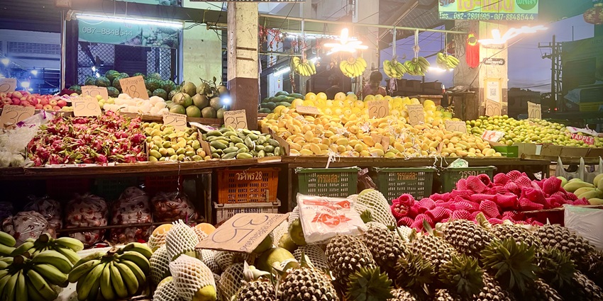 Maharaj Morning Market (Talad Sod Krabi) is a bustling local market with fresh produce and food.