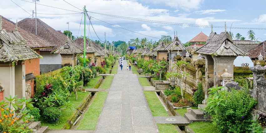 Traditional house at Mari Mari Cultural Village, one of the places to visit near Kota Kinabalu.
