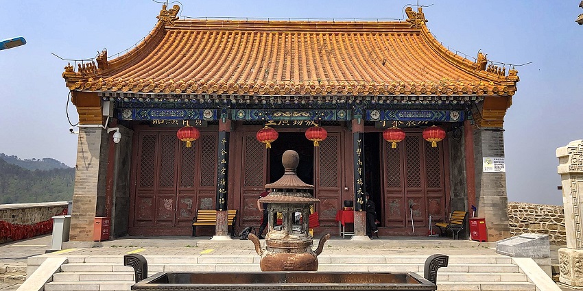 Ornate Bixia Yuanjun Temple on a ridge, top places to visit near Beijing.
