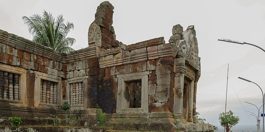 Ancient temple ruins at Phnom Chisor, a historic highlight among places to visit near Phnom Penh.