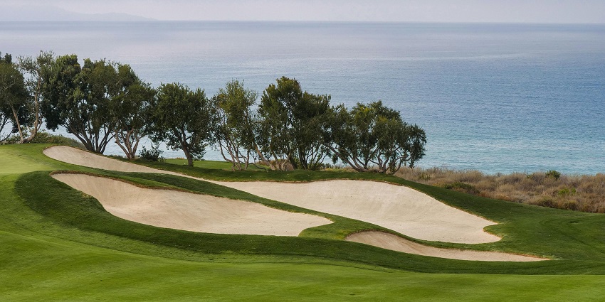Playing on lush green fairways is one of the most relaxing things to do in Pearl.