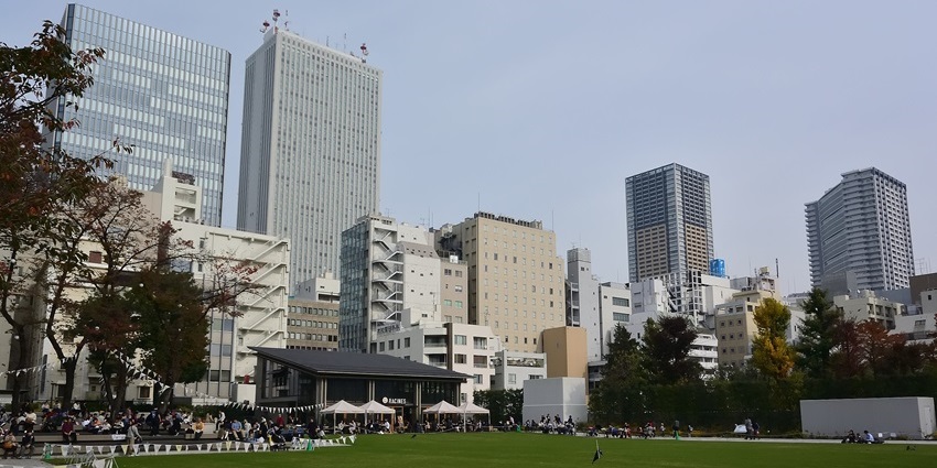 Relaxing in the green oasis is one of the most refreshing things to do in Ikebukuro.