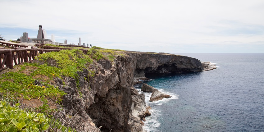 Stunning view of Banzai Cliff in Saipan, a remarkable places to visit near Hawaii.