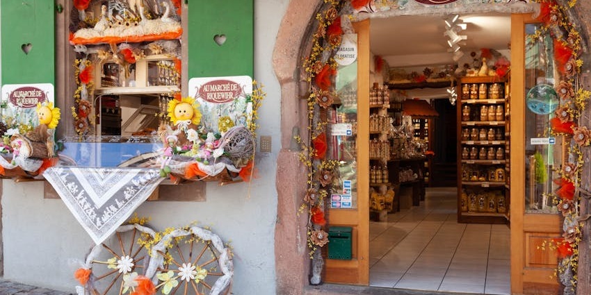 Exploring the vibrant Marché De Talensac is one of the most authentic things to do in Nantes.