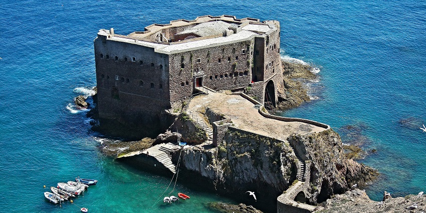 Visiting the Fort of São João Baptista is one of the most unique things to do in Peniche.