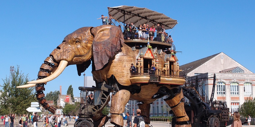 Riding the giant elephant is one of the most fascinating things to do in Nantes.