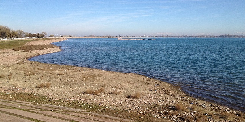 Tuyabuguz Reservoir with gentle waves and sandy shores, beautiful places to visit near Tashkent.
