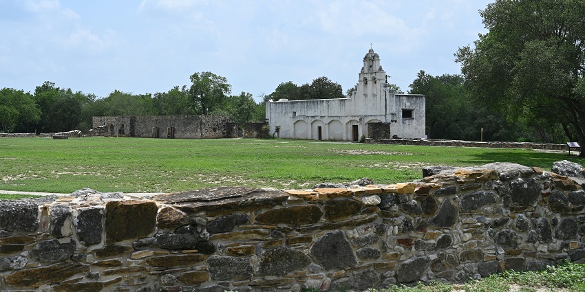 Exploring Mannfield’s ruins is one of the most historic things to do in Lecanto FL.
