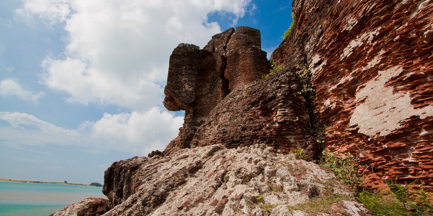The weathered walls of Alamparai Fort on the eastern coast of India near Chennai