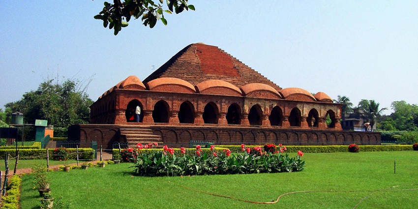 Rasmancha Ambikanagar ancient structure with intricate designs, among the places to visit near Bishnupur West Bengal.