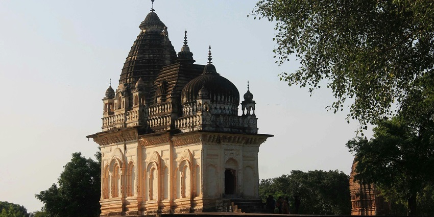 Medieval temple in Bishnupur with old, ruined, broken architectural walls, one of the places to visit in winter near Kolkata.