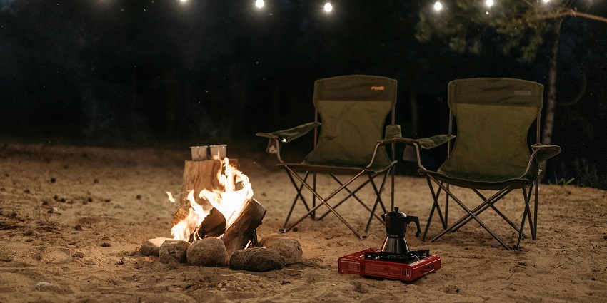 Bonfires in the cold nights of Jaisalmer showcasing what is the best time to visit Jaisalmer.
