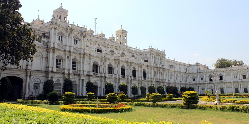 Chhatris of the Scindia Dynasty with domed pavilions and carvings, among peaceful places to visit near Datia.