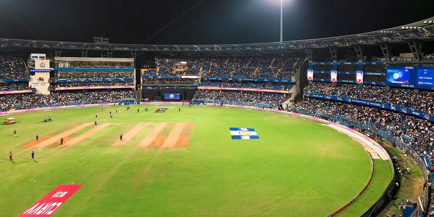DY Patil Stadium, with a lively atmosphere, is one of the popular places to visit near Ghansoli.

