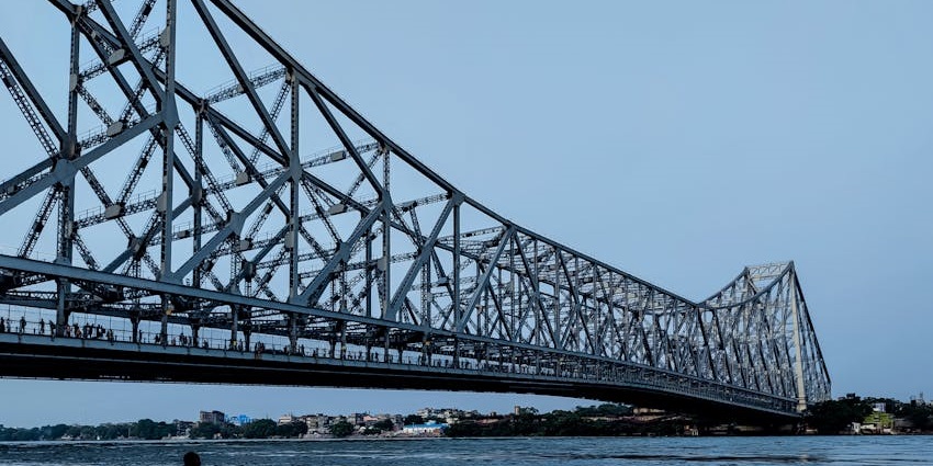 Bridge over the Hooghly River at Diamond Harbour, among the scenic places to visit near IIM Calcutta.
