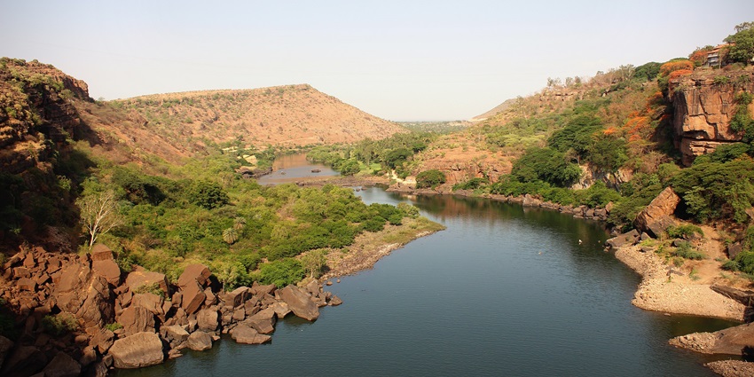 Gokak Falls, a beautiful destination among places to visit near Belgaum in winter.