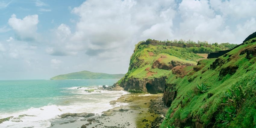The golden sands of Juhu Beach along the coast, one of the popular places to visit near Andheri West.