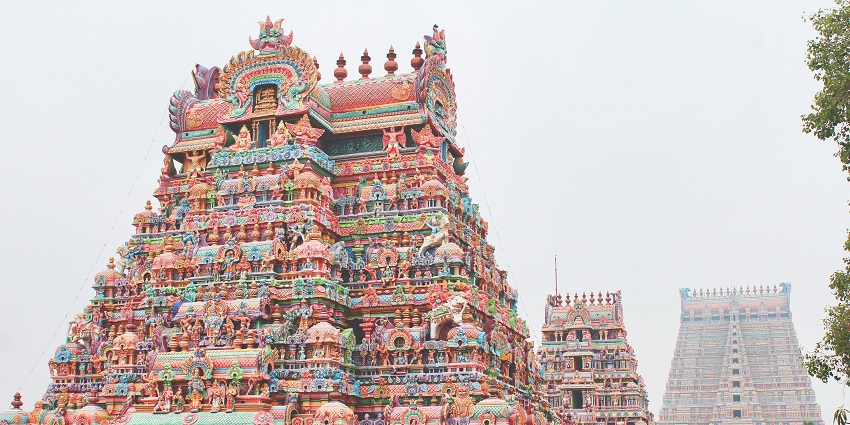 Kapaleeshwarar temple in Chennai with traditional Dravidian architecture and intricate carvings, one of the places to visit near Greams Road Chennai.
