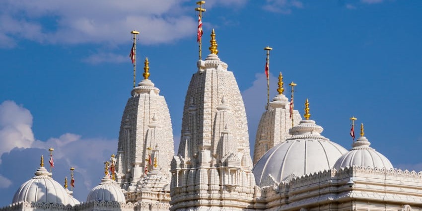 Stambheshwar Mahadev Temple, a historic site among places to visit near Bharuch within 100 km.