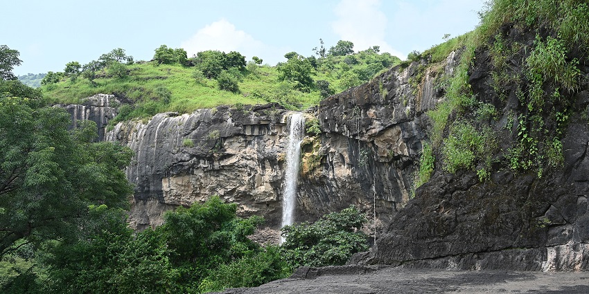 Kune Falls, a scenic spot and one of the top places to visit near Bhushi Dam.