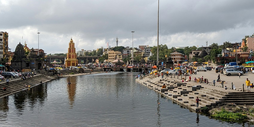 Riverside steps and temples in Nashik, one of the iconic places to visit near Mumbai for 3 days.