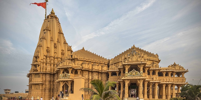 Navsari temple with intricate architecture, one of the culturally rich places to visit near Surat for 1 day.