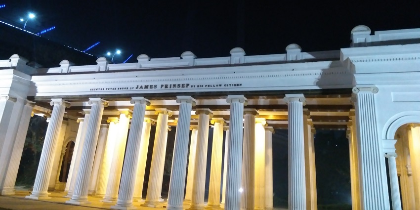A night view of the Prinsep Memorial at the Prinsep Ghat shows its well illuminated corridors.