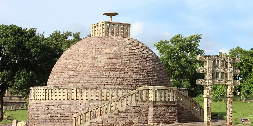 Sanchi Stupa in Madhya Pradesh, with traditional Buddhist architecture and intricate carvings, one of the places to visit near Bhopal in summer.