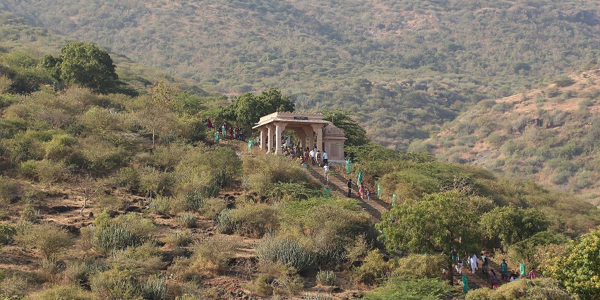 Shatrunjaya Hill, a top pilgrimage spot among places to visit near Gadhada.
