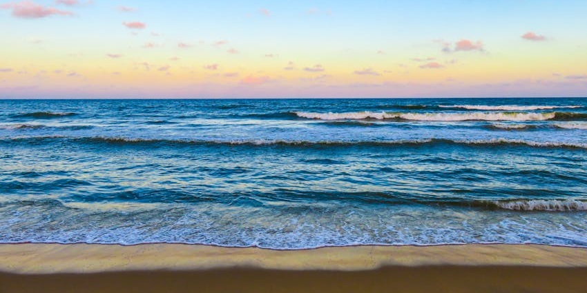 Velneshwar Beach offers scenic views and is one of the peaceful places to visit near Harihareshwar Beach.
