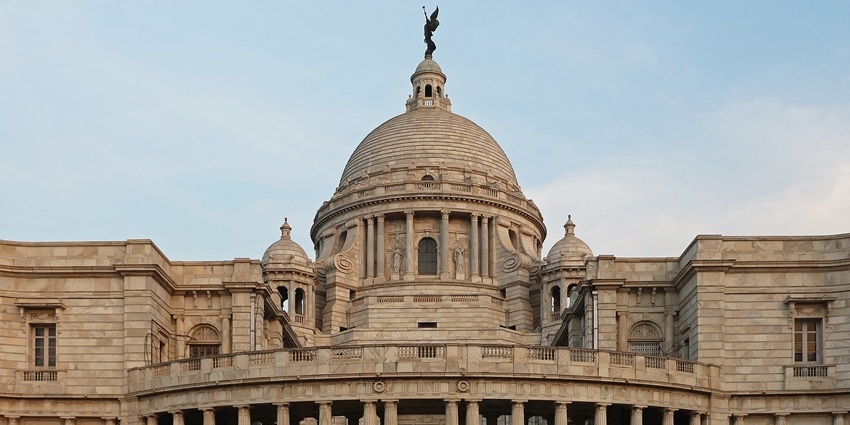 Front facade of the Victoria Memorial in Kolkata, one of the best places to visit near Ballygunge Kolkata.
