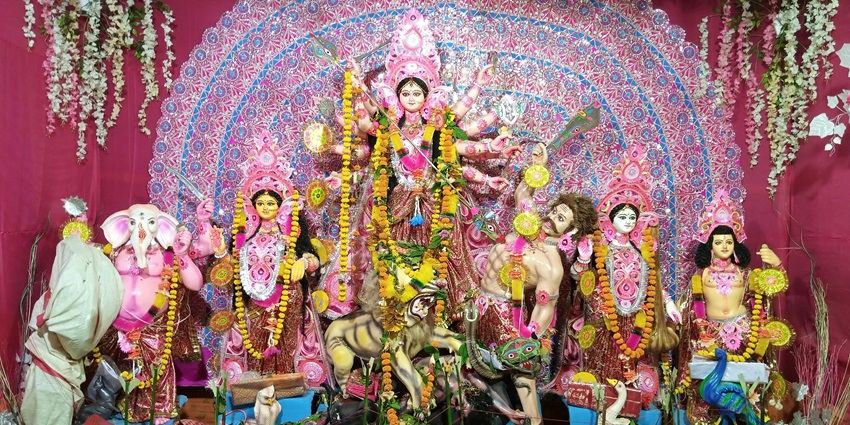 Durga idol beautifully decorated in Ahmedabad, Gujarat during the best Navratri in India.