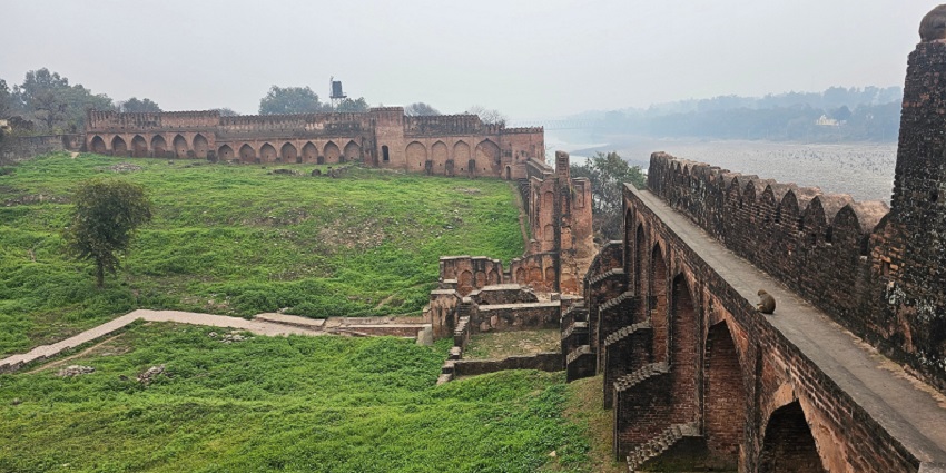 Akhnoor Fort on the Chenab River, showcasing historic forts in Kashmir with scenic views.