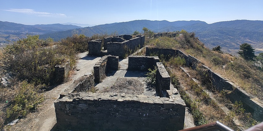 A view of the ruins of Banasur Fort atop a hill on a sunny day in Uttrakhand’s Champawat.
