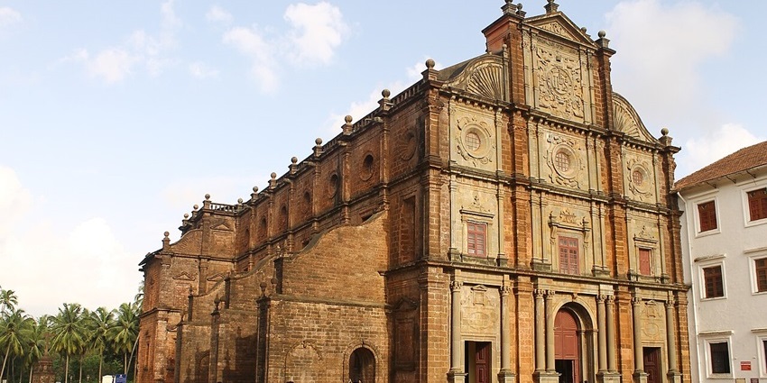 A crowd gathers at the Basilica of Bom Jesus to celebrate the Feast of St. Francis Xavier.