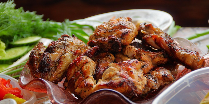 Crispy fried chicken served hot and ready to eat.