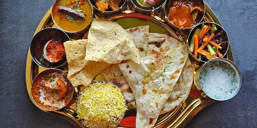 Indian thali served at Govardhan Pure Veg Restaurant, among the pure veg restaurants in Gangtok.